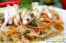 Gỏi rong biển tôm mực